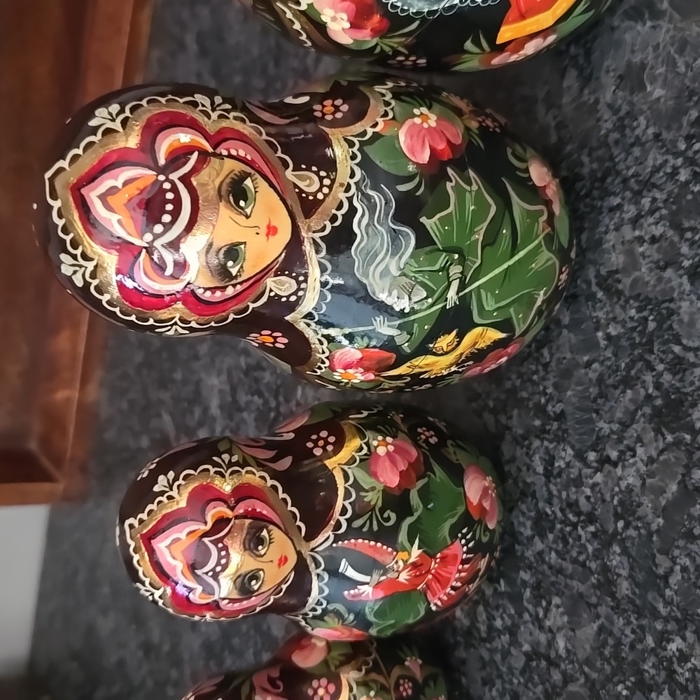 Vintage Russian Matryoshka 9 Piece Handpainted Nesting Wood Dolls - Picture 7 of 16